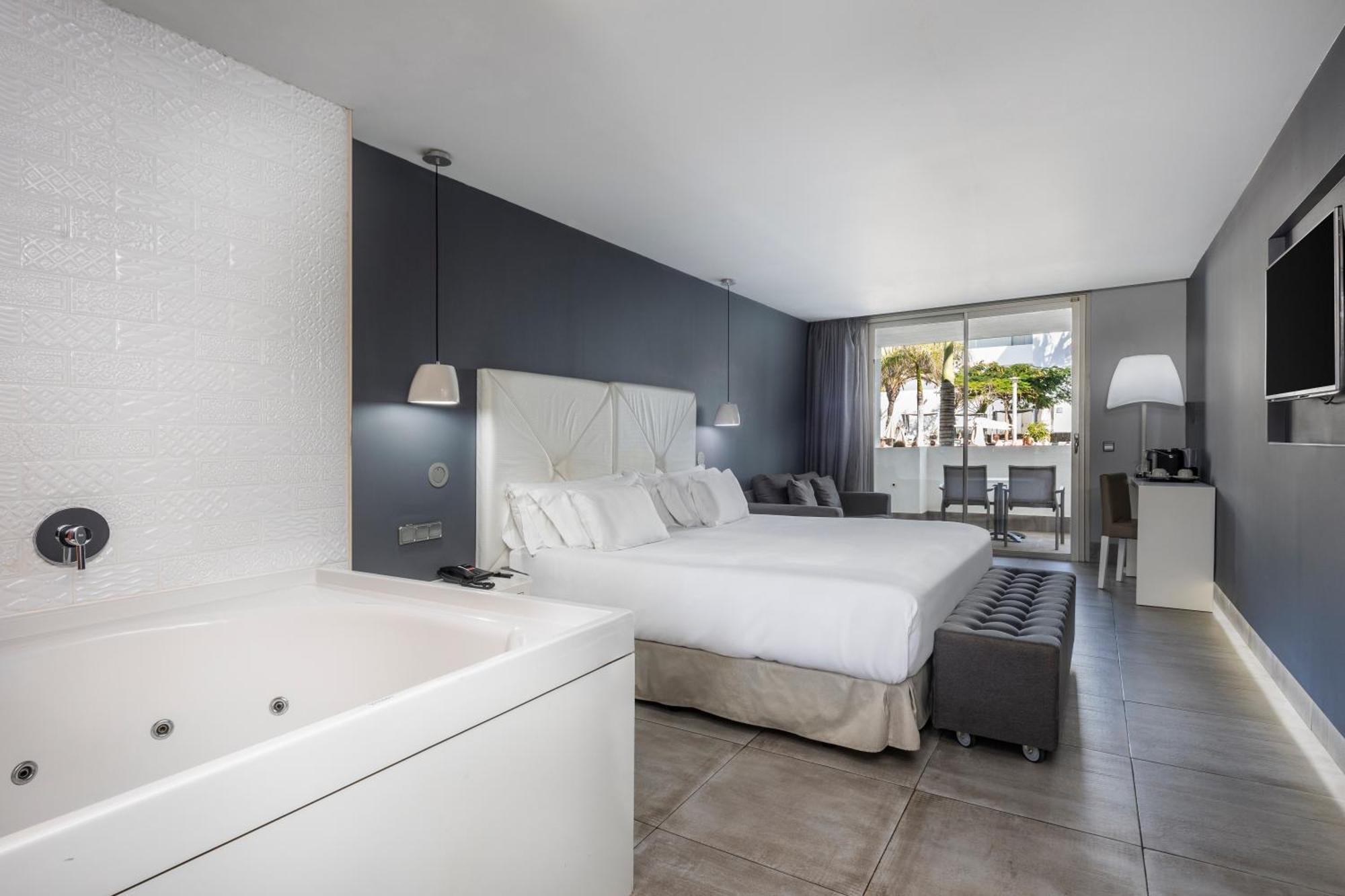 Barcelo Teguise Beach - Adults Only Costa Teguise Ngoại thất bức ảnh